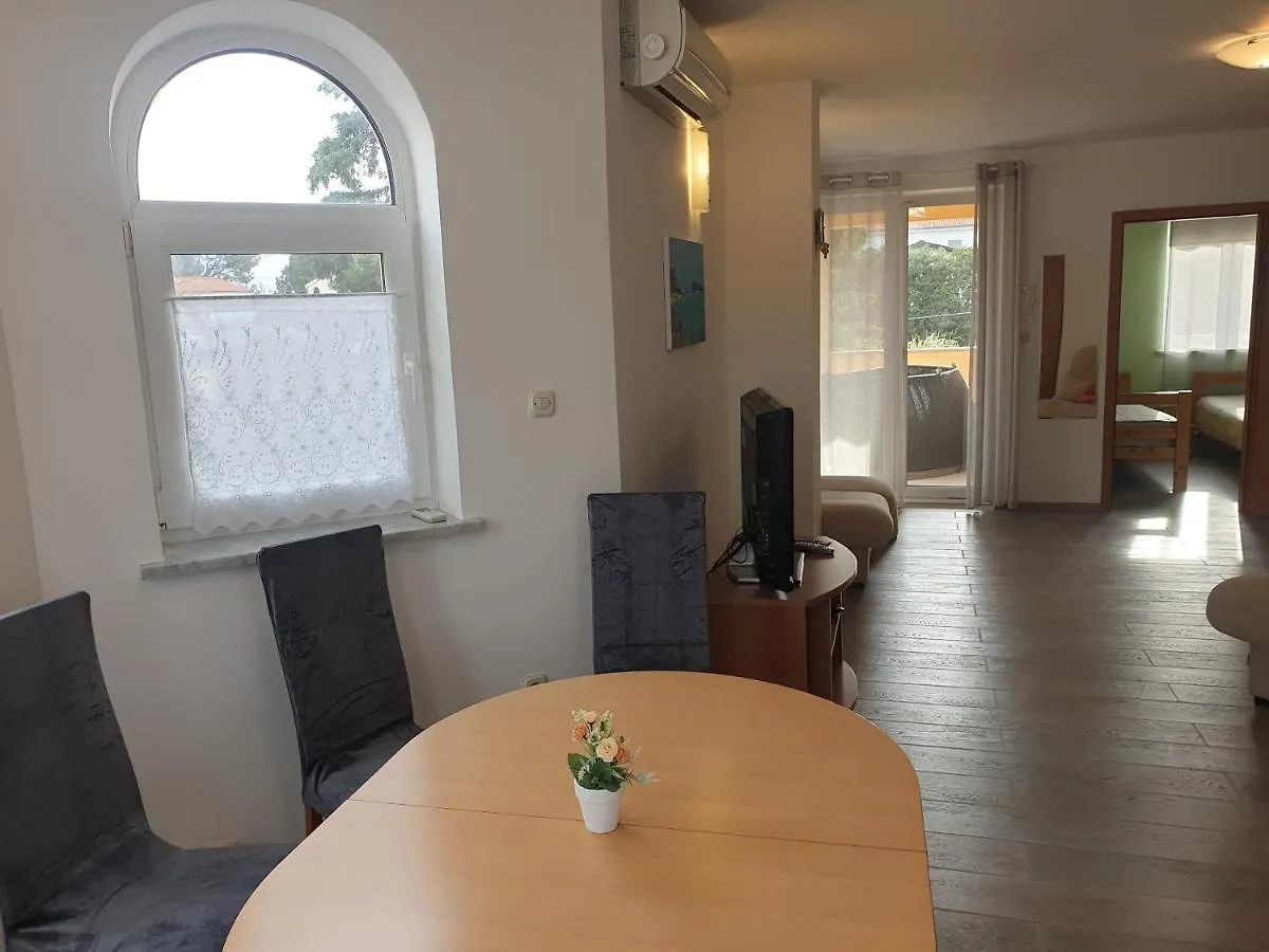 Apartments Vitalia Premantura 0*,